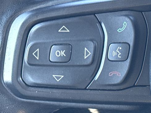 Used 2023 Jeep Gladiator Sport image 31