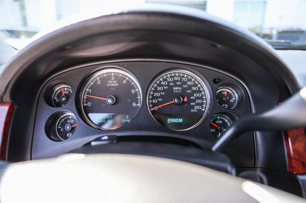 Used 2014 GMC Yukon XL SLT RWD image 13