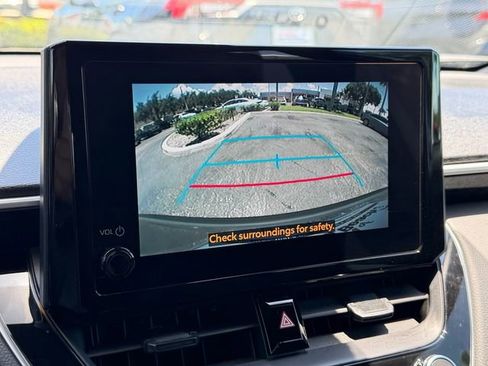 Used 2024 Toyota Corolla Cross AWD Hybrid w/ Moonroof Package image 23