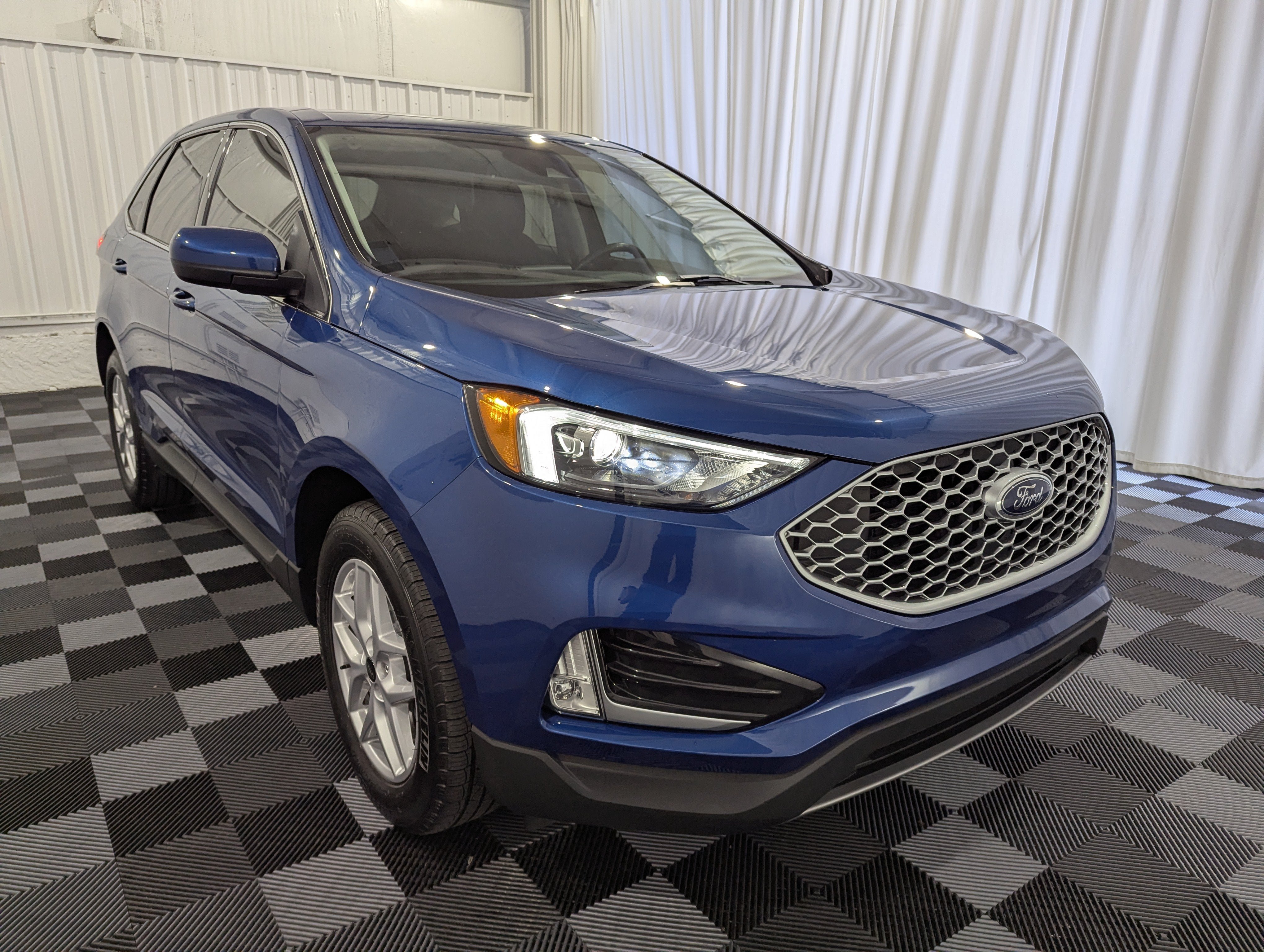 Used 2024 Ford Edge SEL w/ Convenience Package AWD/4WD image 5