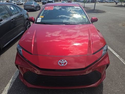 Used 2025 Toyota Camry LE w/ Convenience Package image 9