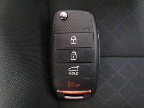 Used 2020 Kia Sorento FWD V6 image 32