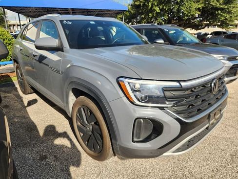 Used 2024 Volkswagen Atlas Cross Sport SE w/ Black Wheel Package FWD image 1