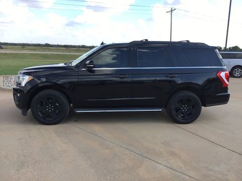 Used 2020 Ford Expedition XLT w/ Equipment Group 202A image 4