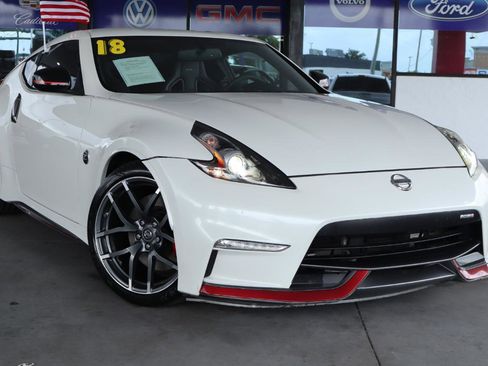 Used 2018 Nissan 370Z NISMO RWD image 2