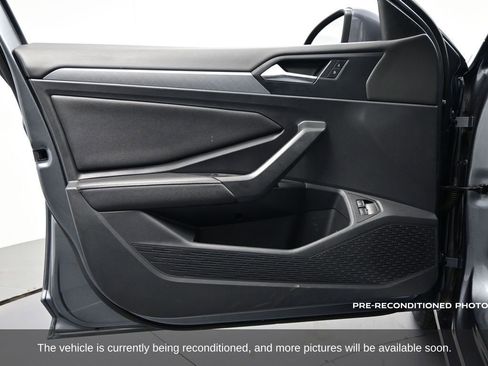 Used 2022 Volkswagen Jetta SE image 12