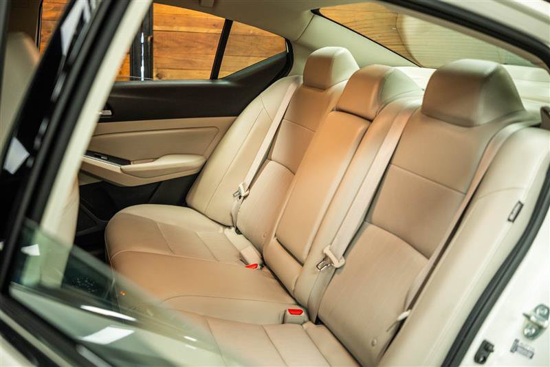 Used 2019 Nissan Altima 2.5 Platinum FWD image 10