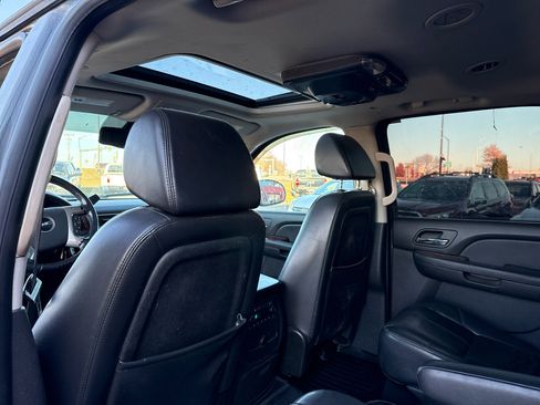 Used 2009 GMC Yukon XL SLT w/ SLT Chrome Edition image 12