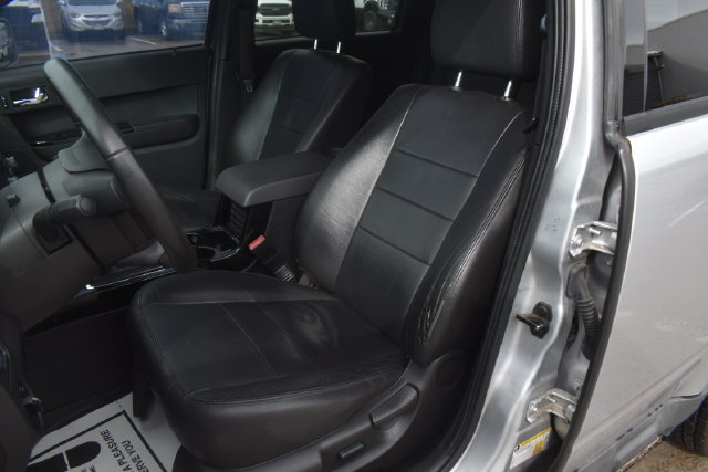 Used 2010 Ford Escape Limited AWD/4WD image 13
