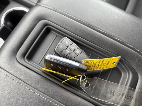 Certified 2021 Chevrolet Suburban Z71 image 32