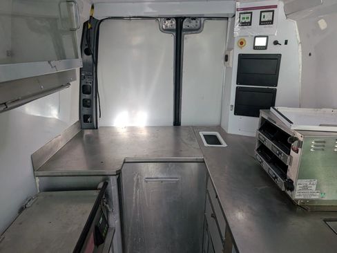 Used 2021 Mercedes-Benz Sprinter 4500 w/ Parking Package image 31