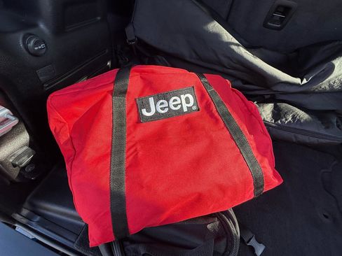 Used 2022 Jeep Wrangler Unlimited Rubicon 4xe w/ Dual Top Group image 37