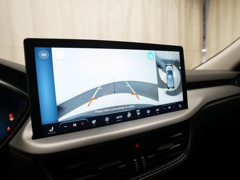 Used 2023 Ford Escape Platinum image 20