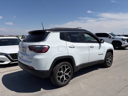 Used 2025 Jeep Compass Limited AWD/4WD image 2