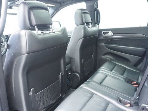 Certified 2019 Jeep Grand Cherokee Limited w/ Luxury Group II image 28