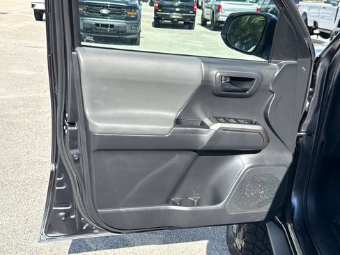 Used 2023 Toyota Tacoma SR5 w/ Technology Package AWD/4WD image 13
