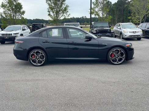 Used 2024 Alfa Romeo Giulia Veloce AWD/4WD image 8