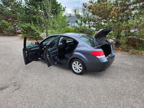 Used 2011 Subaru Legacy 2.5i Premium w/ All-Weather Pkg image 17