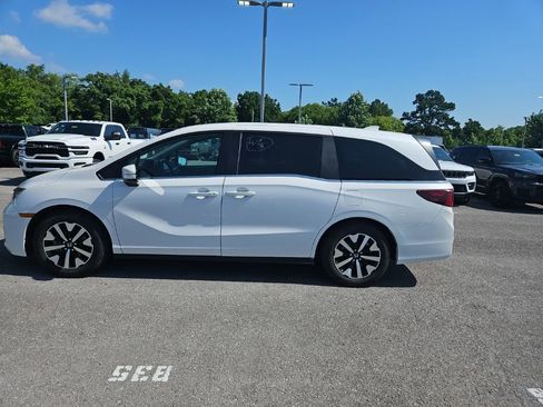 Used 2025 Honda Odyssey EX-L image 4