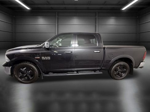 Used 2018 RAM 1500 SLT image 3