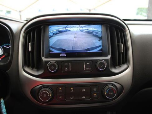 Used 2021 Chevrolet Colorado LT w/ Safety Package image 15