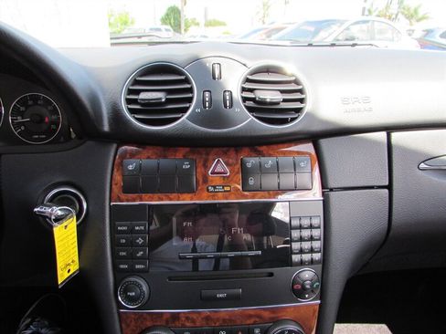 Used 2008 Mercedes-Benz CLK 350 Coupe image 20