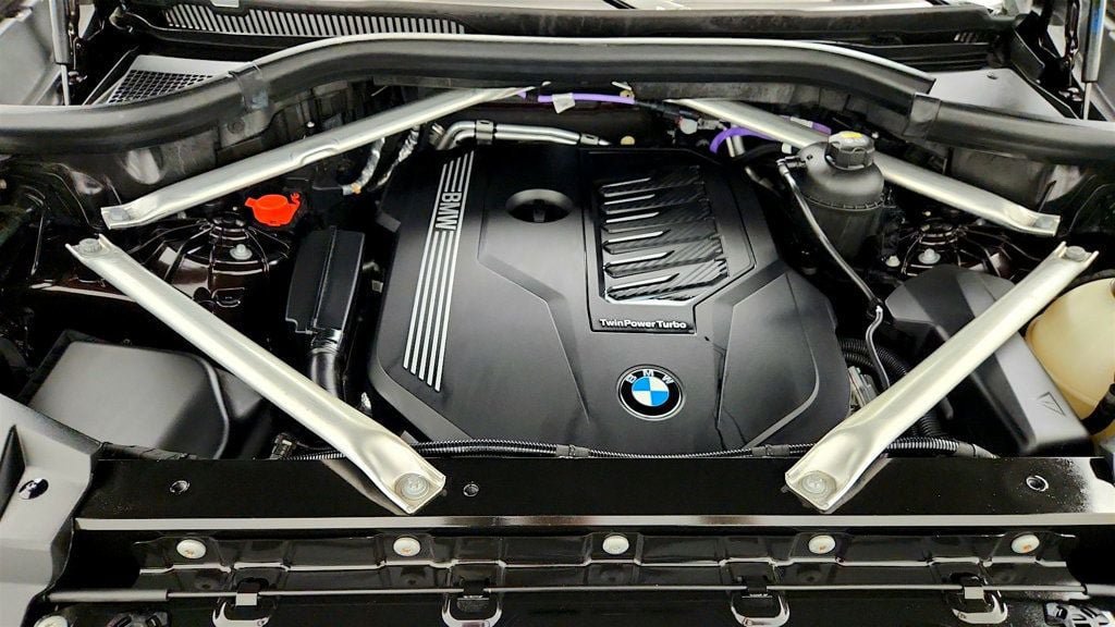 Used 2022 BMW X5 xDrive40i w/ Premium Package AWD/4WD image 27
