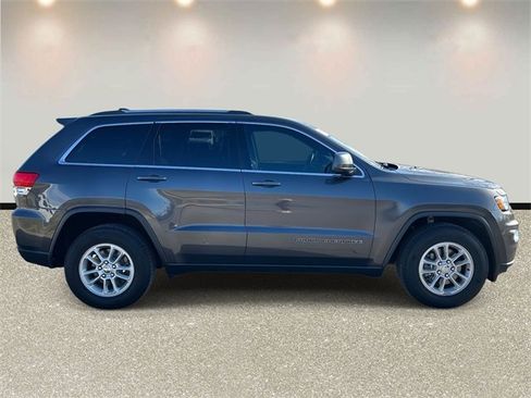 Used 2018 Jeep Grand Cherokee Laredo image 4
