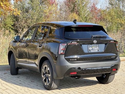 Certified 2025 Nissan Kicks SV AWD/4WD image 5
