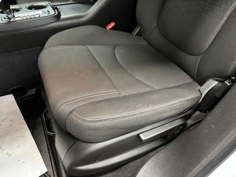 Used 2016 GMC Acadia SLE FWD image 16