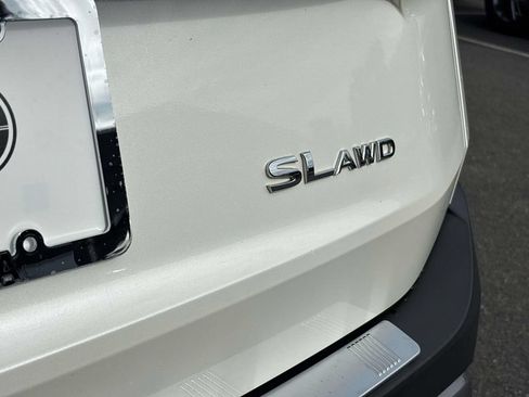 Used 2023 Nissan Rogue SL w/ SL Premium Package AWD/4WD image 32