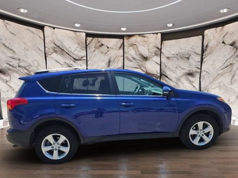 Used 2014 Toyota RAV4 XLE w/ Preferred Accessory Package FWD image 7