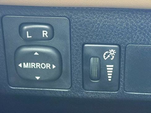 Used 2016 Toyota RAV4 XLE AWD/4WD image 16