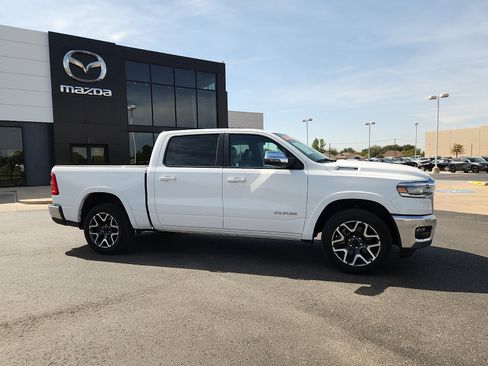 Used 2025 RAM 1500 Laramie AWD/4WD image 6