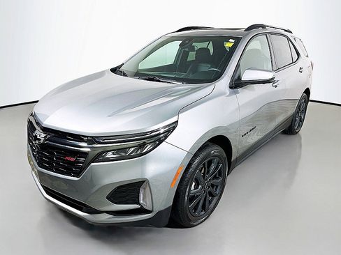 Used 2023 Chevrolet Equinox RS w/ RS Leather Package image 3