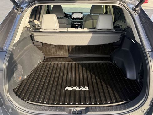 Used 2020 Toyota RAV4 Limited image 29