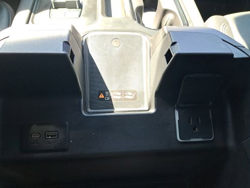 Used 2024 GMC Sierra 2500 AT4 w/ AT4 Premium Plus Package image 28