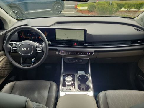 New 2026 Kia Carnival EX FWD image 18