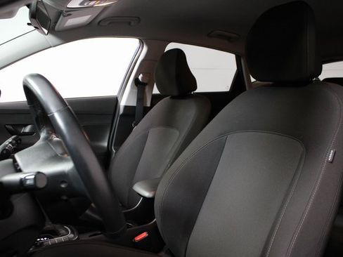 Used 2025 Hyundai Kona SEL image 13