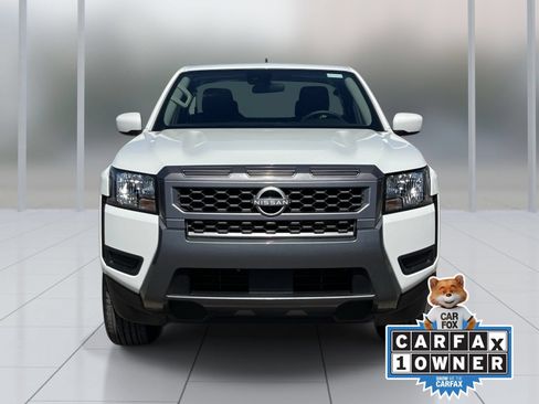 Used 2025 Nissan Frontier SV RWD image 9
