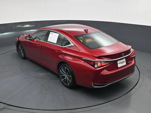 Used 2025 Lexus ES 300h w/ Premium Package FWD image 40