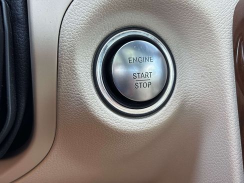 Used 2014 Mercedes-Benz SLK 250 image 24