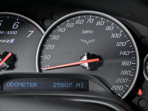 Used 2015 Chevrolet Corvette Stingray Coupe w/ 2LT Preferred Equipment Group image 29