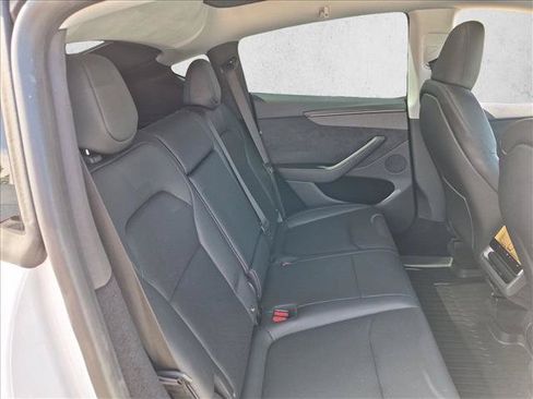Used 2026 Tesla Model Y AWD image 18