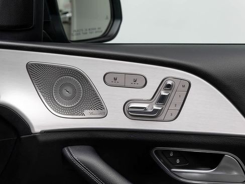 Used 2025 Mercedes-Benz GLS 450 4MATIC image 53