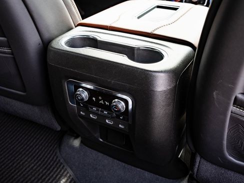 Used 2023 GMC Yukon Denali Ultimate image 42