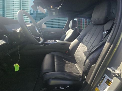 Used 2024 BMW 530i image 11