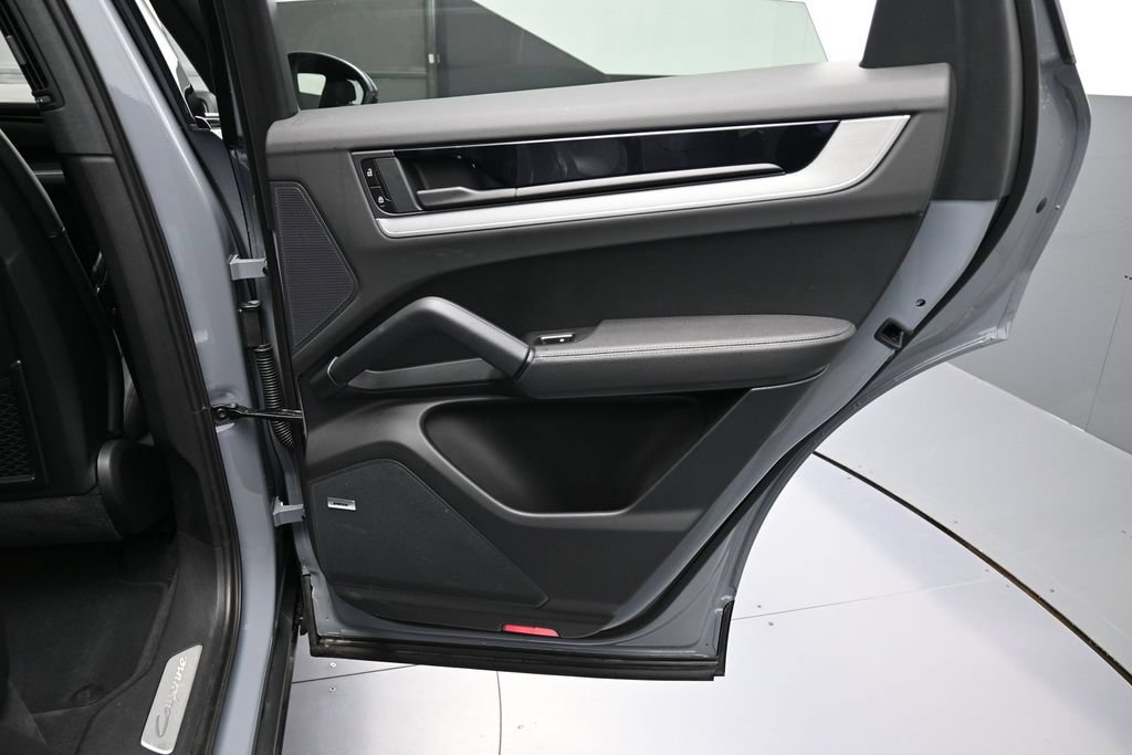Certified 2026 Porsche Cayenne AWD/4WD image 24
