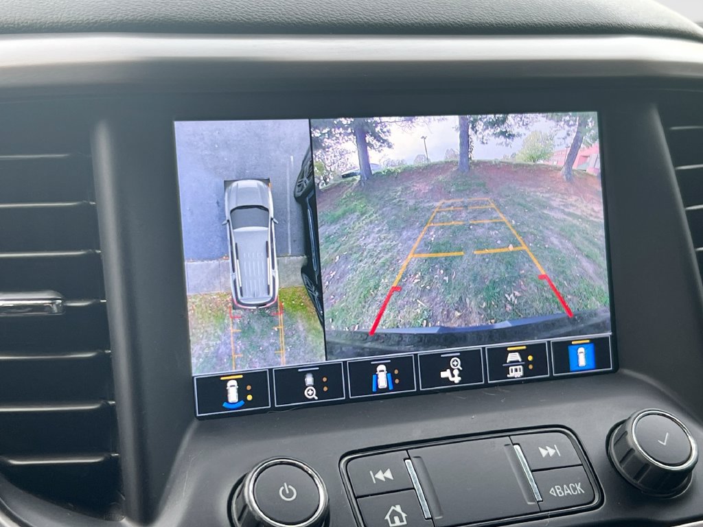 Used 2023 GMC Acadia AT4 w/ Technology Package AWD/4WD image 30