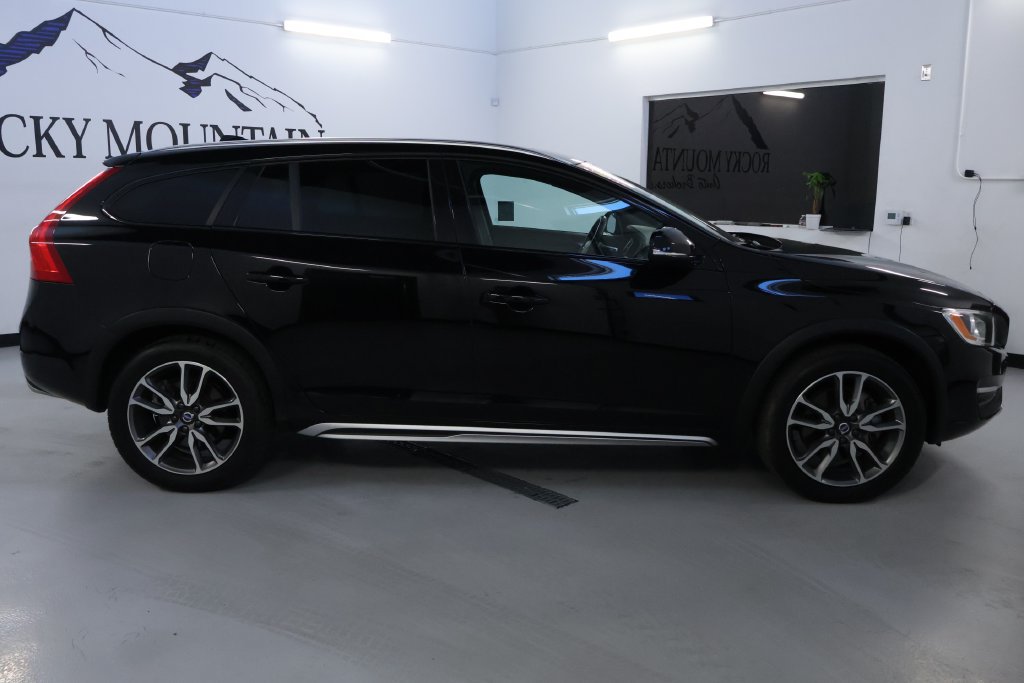 Used 2018 Volvo V60 T5 Cross Country AWD/4WD image 8